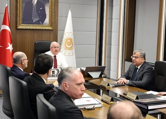 Milli Savunma Bakanı Güler: Silahı bırakmamakta ısrar eden hedefimiz olmaya devam edecektir