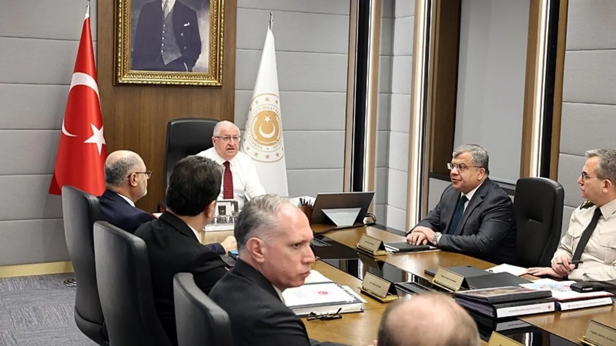 Milli Savunma Bakanı Güler: Silahı bırakmamakta ısrar eden hedefimiz olmaya devam edecektir