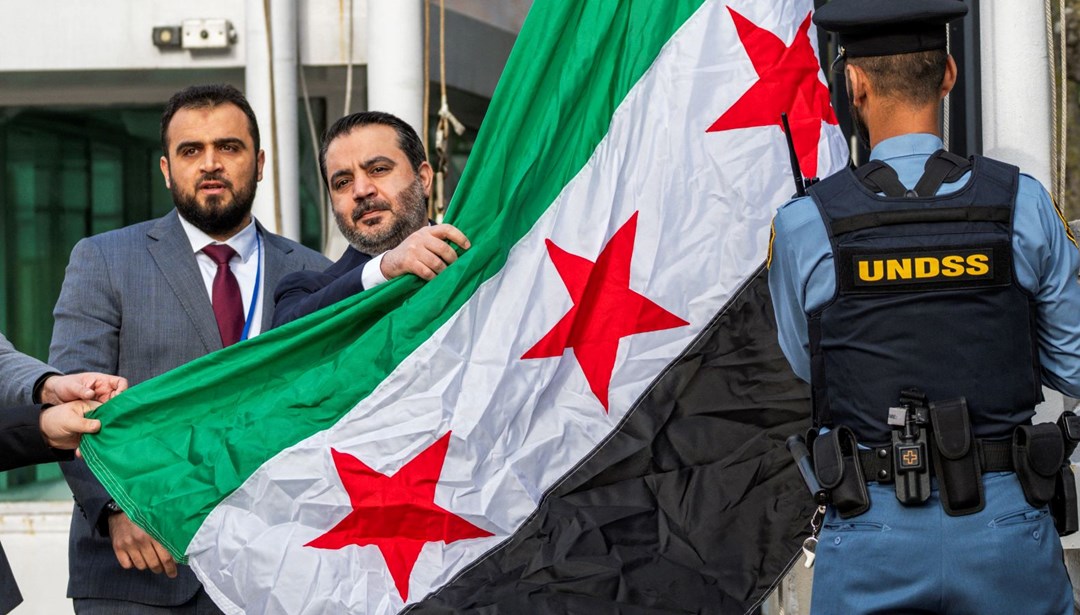 New York’taki BM merkezinde, yeni Suriye bayrağı dalgalanıyor – Son Dakika Dünya Haberleri