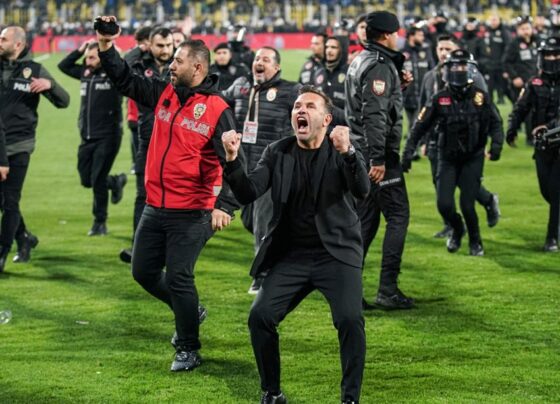 Okan Buruk'tan Mourinho'nun hareketine yanıt - Son Dakika Spor Haberleri