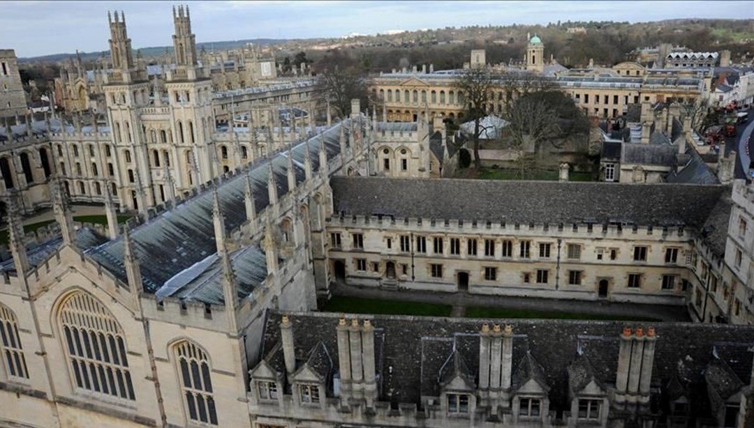 Oxford’da insan kafatasından yapılmış kapta içecek servis edilmiş – Son Dakika Dünya Haberleri