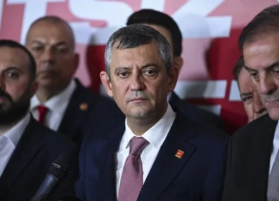 Özgür Özel yine Batı'ya dert yandı! Son durağı Fransa oldu, Avrupa'ya çağrı yaptı: Destekler yetersiz...