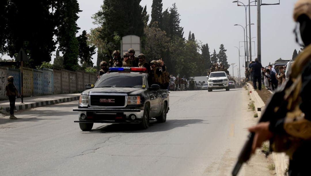 PKK/YPG’li teröristler Halep kent merkezinden çekiliyor: İkinci konvoy, kentten çıktı – Son Dakika Dünya Haberleri