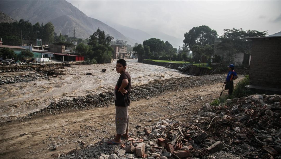 Peru’da sağlık merkezini su bastı – Son Dakika Dünya Haberleri