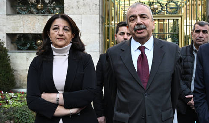 Sırrı Süreyya Önder hastaneye kaldırıldı haberi