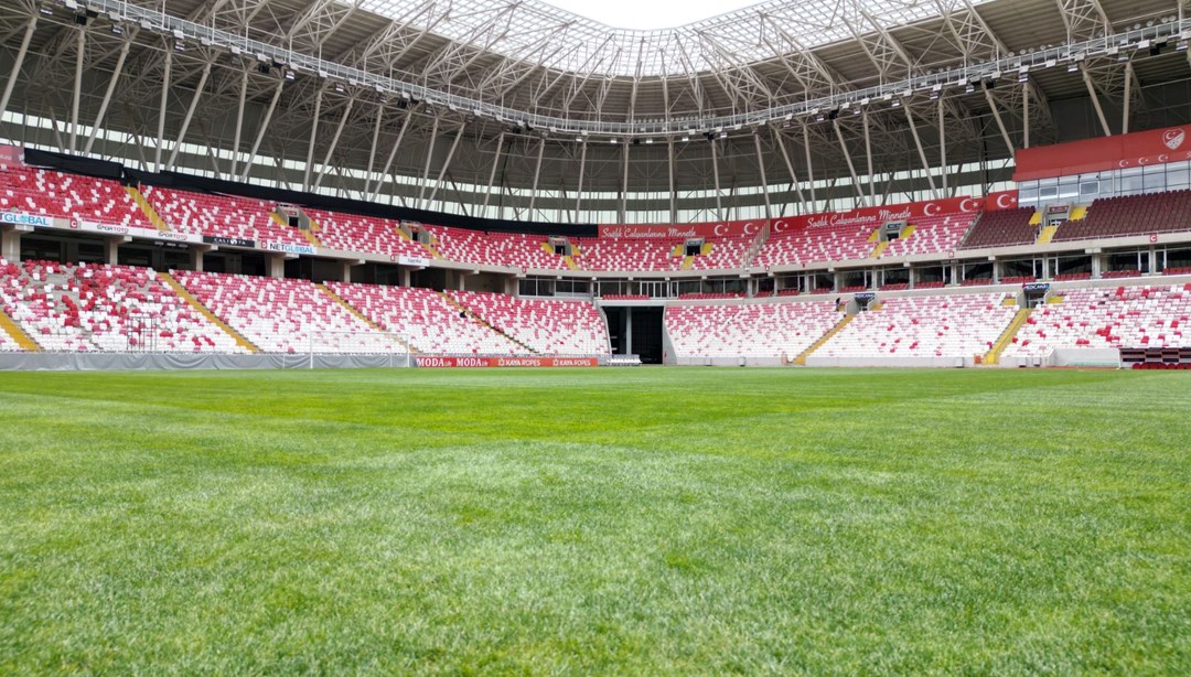 Sivas 4 Eylül Stadı Sivasspor-Fenerbahçe maçına hazırlanıyor: Zeminde son durum – Son Dakika Spor Haberleri
