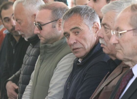 Teknik direktör Ersun Yanal'dan anneye son görev - Son Dakika Spor Haberleri