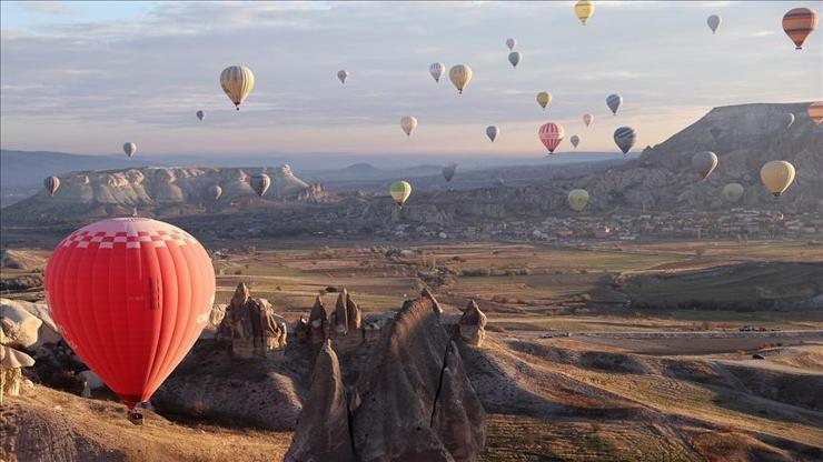 Türkiye’de geçen yıl sıcak hava balonuyla uçan turist sayısı rekor kırdı