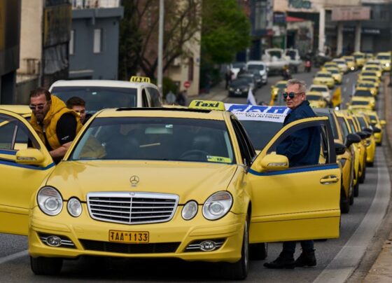 Yunanistan'da taksiciler "özel şerit" talebiyle greve başladı - Son Dakika Dünya Haberleri