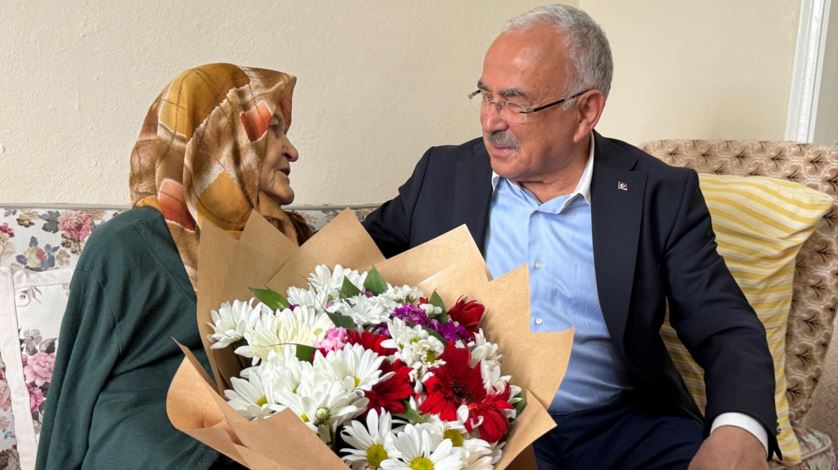 109 yaşındaki kadına ‘Anneler Günü’ kutlaması