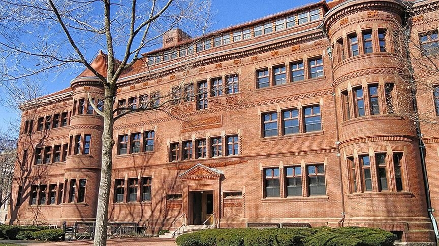 ABD, Harvard’ın yabancı öğrenci yetkisini iptal etti haberi