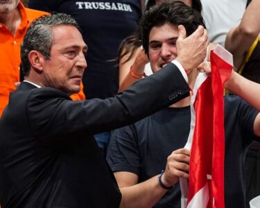 Ali Koç ve oğlu Kerim Rahmi Koç'un duygusal anları - Son Dakika Spor Haberleri