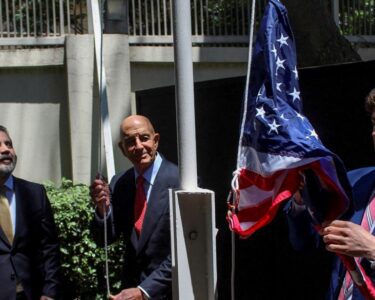 Amerikan bayrağı yeniden Şam’da: Trump'tan Suriye'ye zeytin dalı - Son Dakika Dünya Haberleri