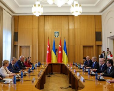 Bakan Fidan, Kiev’de: "Erdoğan'ın ev sahipliğinde liderler bir araya gelebilir" - Son Dakika Dünya Haberleri