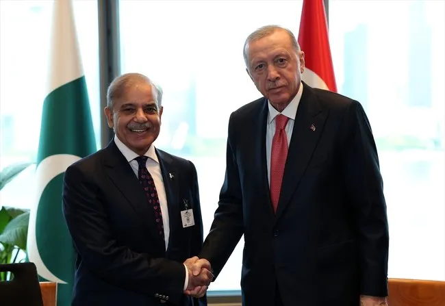 Başkan Erdoğan Pakistan Başbakanı Şerif ile görüştü: Türkiye elinden geleni yapmaya hazır