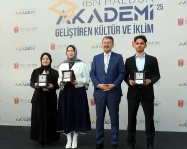 Bilal Erdoğan: “Geleceğin parlak fikir insanlarını da yetiştirebilen bir kurum olmayı hedefliyoruz”