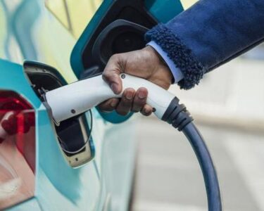 Bir otomotiv devi daha Türkiyeye geliyor İşte fabrikanın kurulacağı il ve üretilecek araçlar...