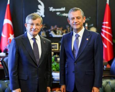 CHP lideri Özgür Özel, Gelecek Partisi Genel Başkanı Ahmet Davutoğlu ile bir araya geldi