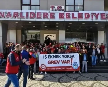 CHP'li Narlıdere Belediyesi'nde işçiler grev kararı aldı