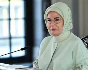 Emine Erdoğan, Şeyha Fatima Bint Mubarak ile görüştü