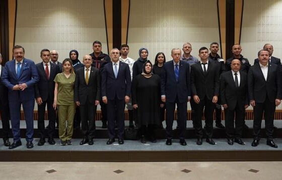Cumhurbaşkanı Erdoğan: Tüm çalışanlarımızla Türkiyeyi çok daha güçlü yarınlara taşıyacağız
