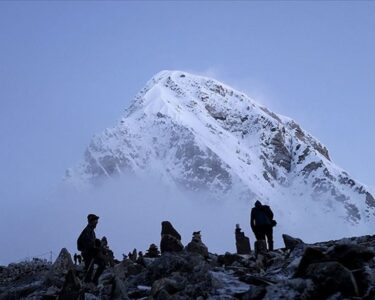 Everest yakınlarında ceset bulundu - Son Dakika Dünya Haberleri