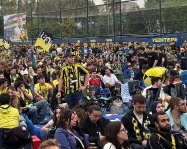 Fenerbahçe taraftarı dev maç için Kalamış'ta toplandı