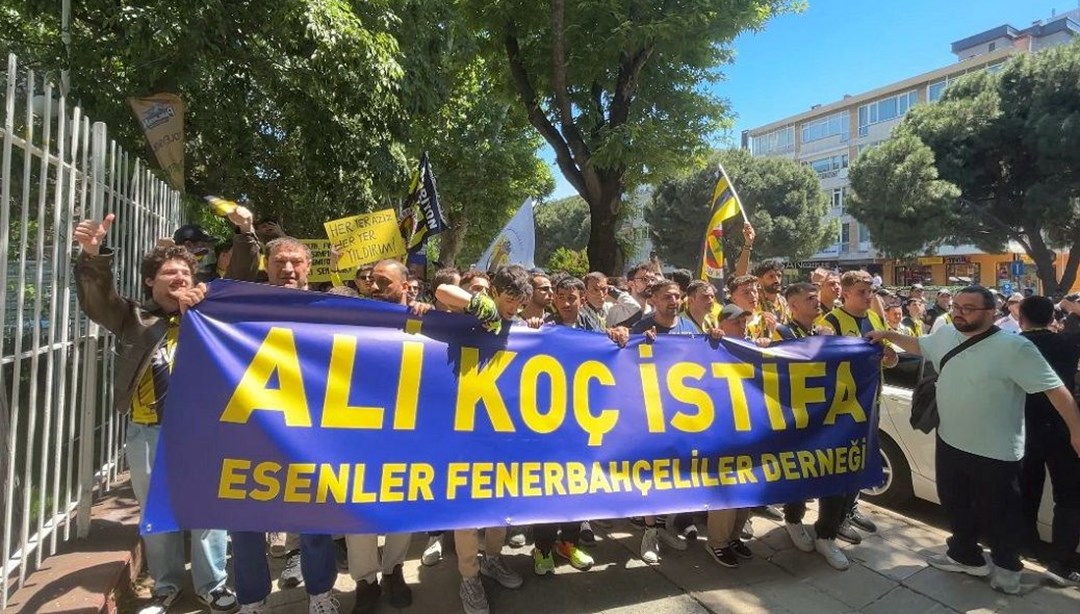 Fenerbahçeli taraftarlardan protesto yürüyüşü – Son Dakika Spor Haberleri