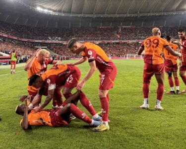 Galatasaray'dan 19. şampiyonluk paylaşımı - Son Dakika Spor Haberleri