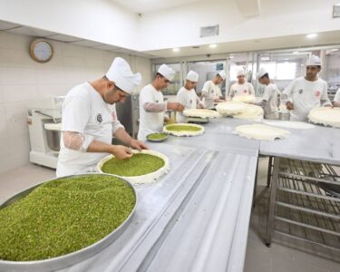 Gaziantepli baklavacılarda bayram telaşı başladı haberi