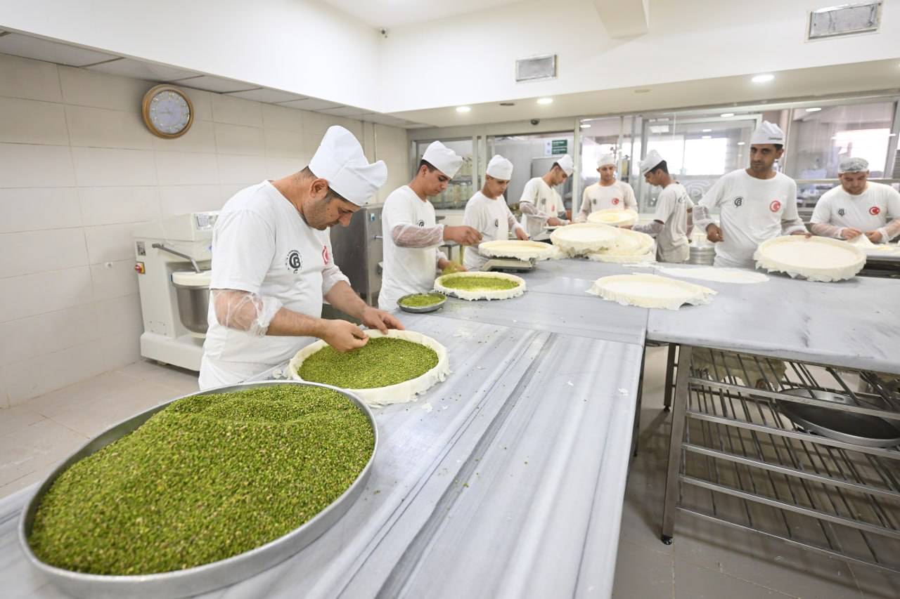 Gaziantepli baklavacılarda bayram telaşı başladı haberi