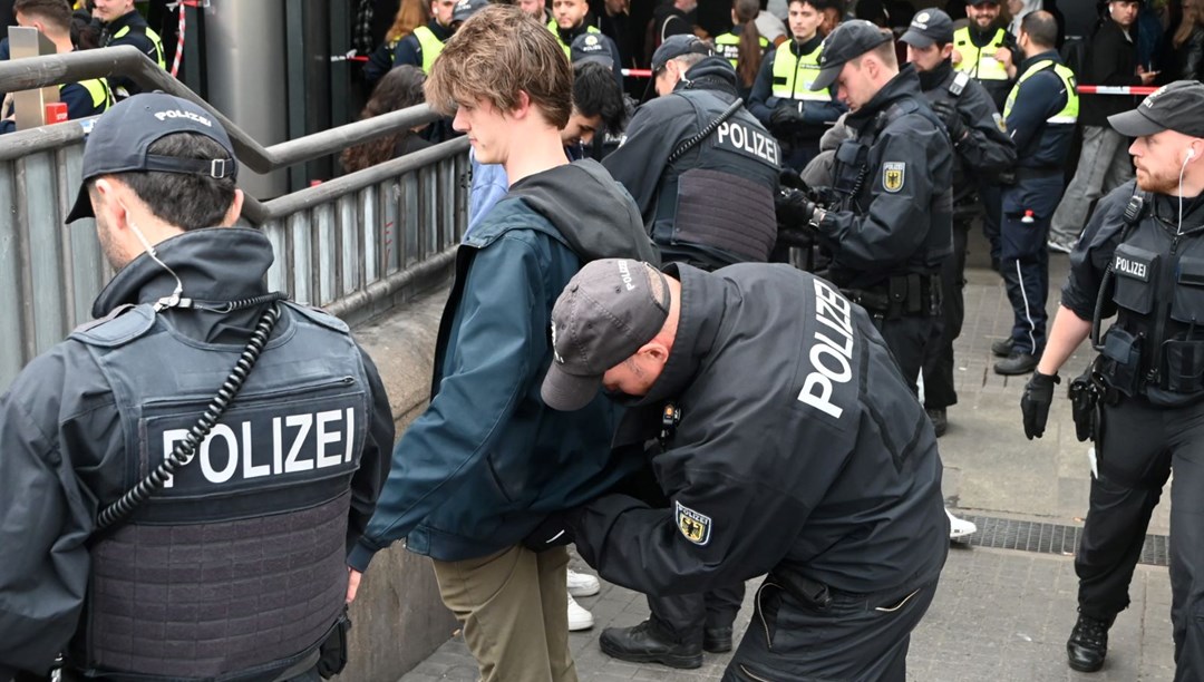 Hamburg’da tren istasyonunda “silah ve kesici alet” araması – Son Dakika Dünya Haberleri
