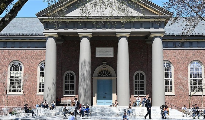 Harvard Üniversitesi’ne uygulanan yabancı öğrenci yasağına yargı engeli haberi