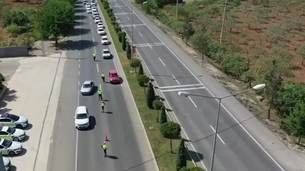 Her 3 günde 1 can kırmızı ışıkta sönüyor: 1 haftada 3.5 milyon araç denetlendi