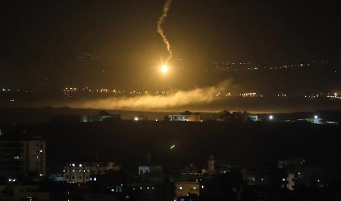 İsrail savaş uçakları Yemen’i vurdu haberi