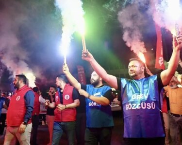 İzmir Büyükşehir Belediyesi’nde işçiler greve gitti