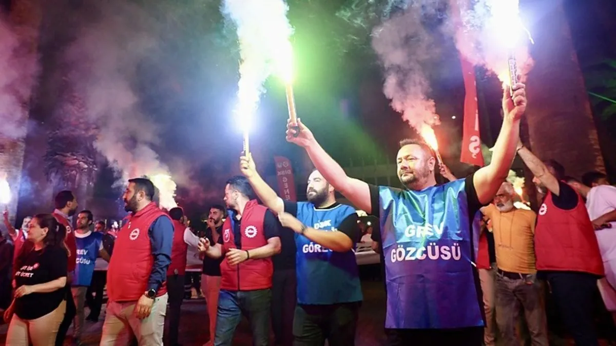 İzmir Büyükşehir Belediyesi’nde işçiler greve gitti