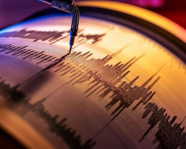 İzmir Foça'da deprem!