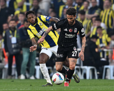 Kartal darbesi! F.Bahçe şampiyonluk umudunu mucizeye bıraktı haberi