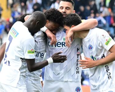 Kasımpaşa 3 puanı 3 golle aldı - Son Dakika Spor Haberleri