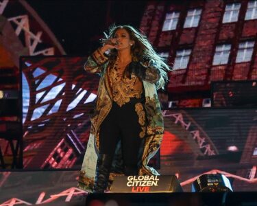 Konser biletlerine rekor talep, fiyatları uçuşa geçirdi haberi