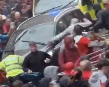 Liverpool taraftarı arasına dalan araç sürücüsünün kimliği açıklandı - Son Dakika Dünya Haberleri