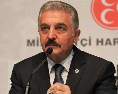 MHP'den Bahçeli'yi hedef alan Özgür Özel'e sert tepki: Ne siyasi nezakete sığar, ne de ciddiyetle bağdaşır