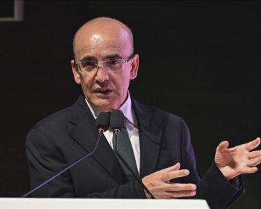 Hazine ve Maliye Bakanı Şimşek, Katarlı mevkidaşı ile görüştü
