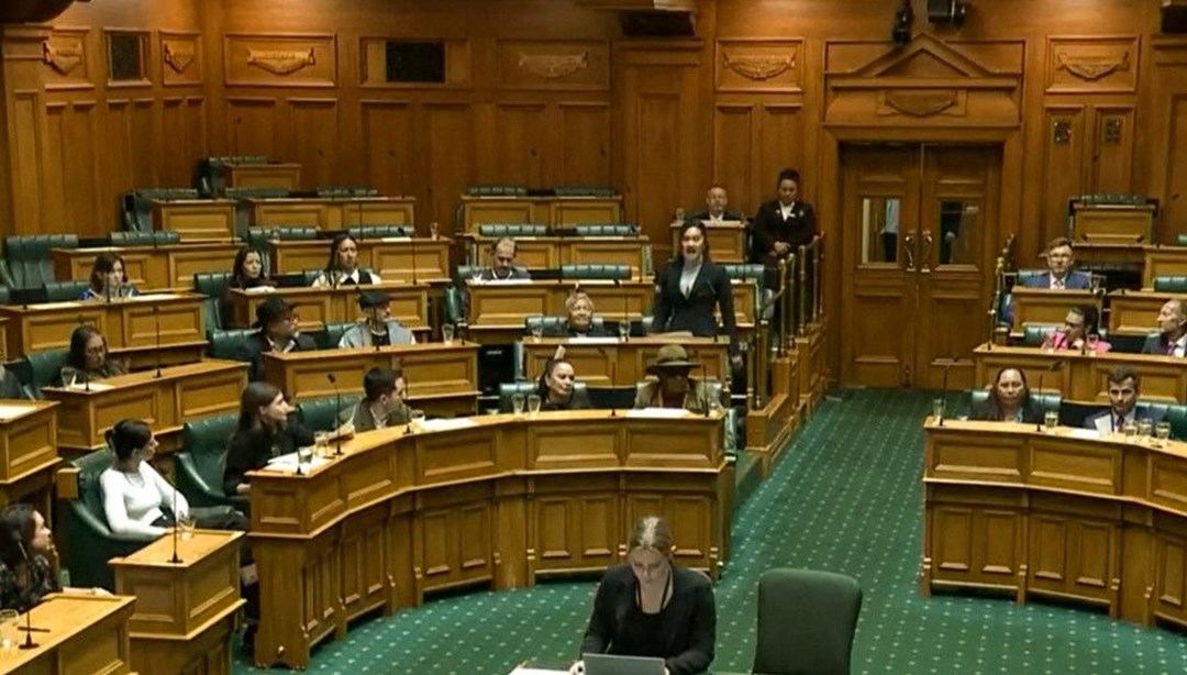 Mecliste haka dansı yapan vekillere uzaklaştırma cezası – Son Dakika Dünya Haberleri
