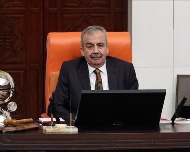 Sırrı Süreyya Önder yaşamını yitirdi