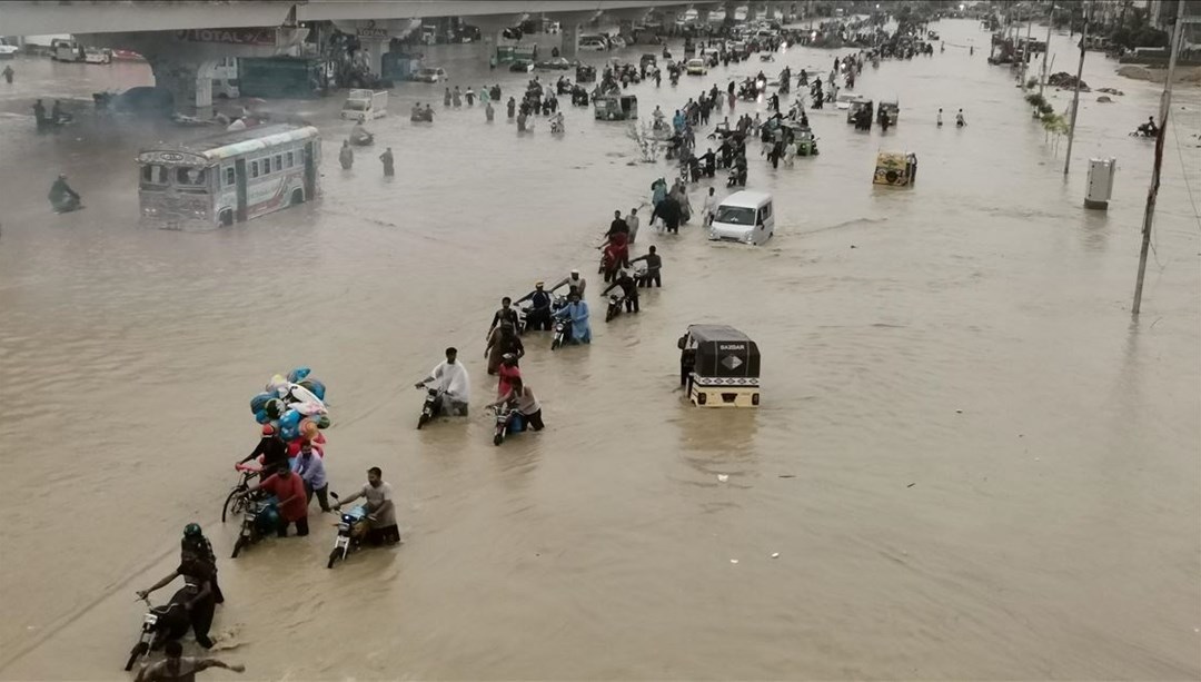 Pakistan’da şiddetli fırtına: 10 ölü – Son Dakika Dünya Haberleri