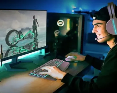 Philips, yeni Evnia oyuncu monitörünü tanıttı.