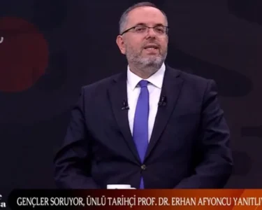 Prof. Dr. Erhan Afyoncu, Vav TV'de gençlerle buluştu: Osmanlı tarihi, hakkı yenilmiş bir tarihtir
