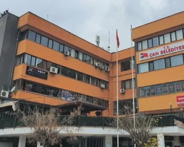 Rüşvet suçlamasıyla görevden alınmıştı! CHP'li başkan yeğenini müdür yaptı